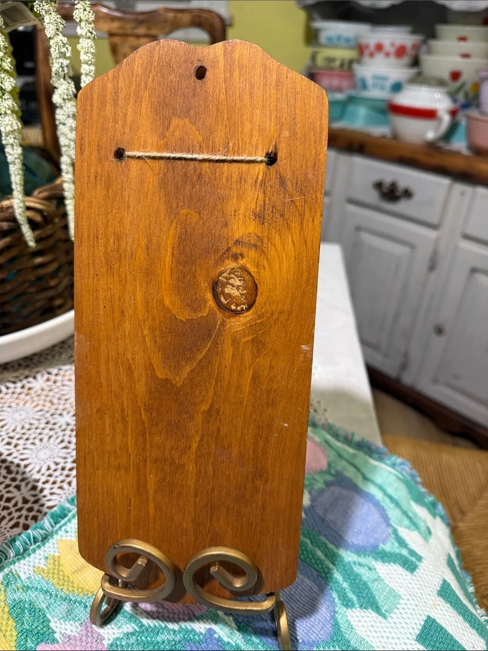 vintage rustic country-style wooden notepad holder grocery list